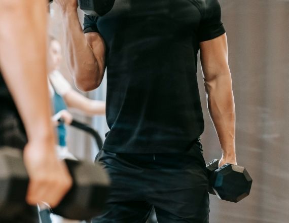 Rafał Kocur WNBF PRO olej MCT keto trening