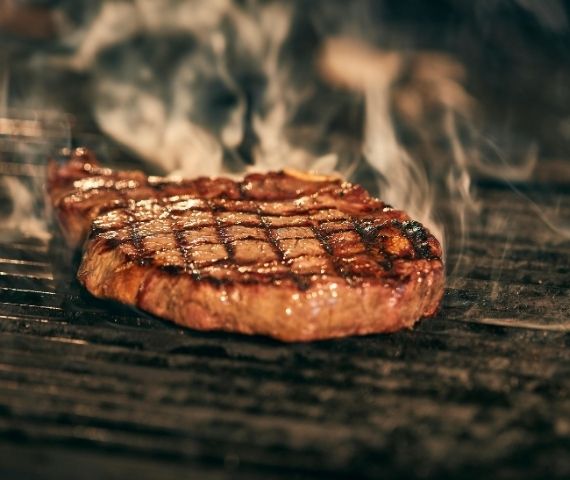 dieta keto mięso vs zamienniki mięsa - bezpieczeństwo mykotoksyn