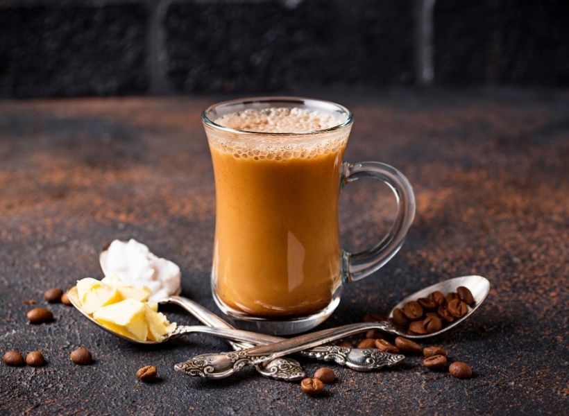  Kawa-kuloodporna-z-olejem-MCT-jako-szybkie-zrodlo-energii-i-ketonow-podczas-adaptacji-organizmu