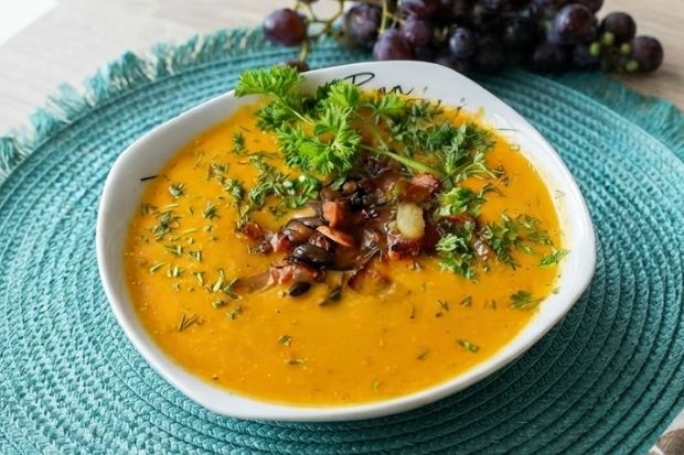 Rozgrzewająca zupa krem z dyni [keto, low carb]