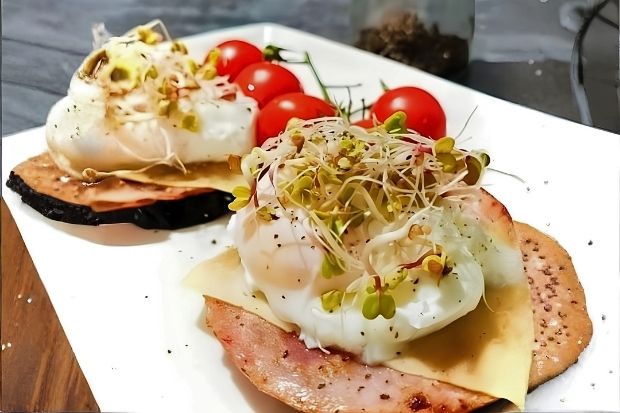 Bakłażan z jajkiem w koszulce [keto, low carb]