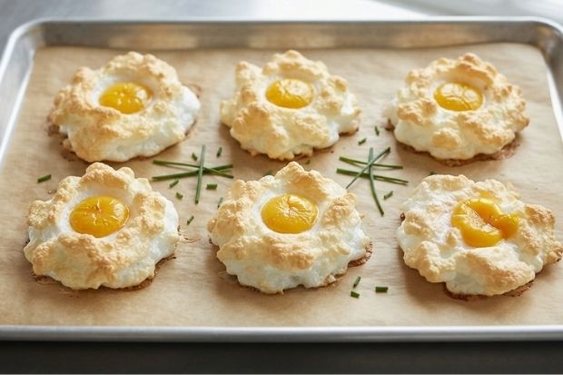 Żółtko w puszystym gniazdku [keto, low carb]