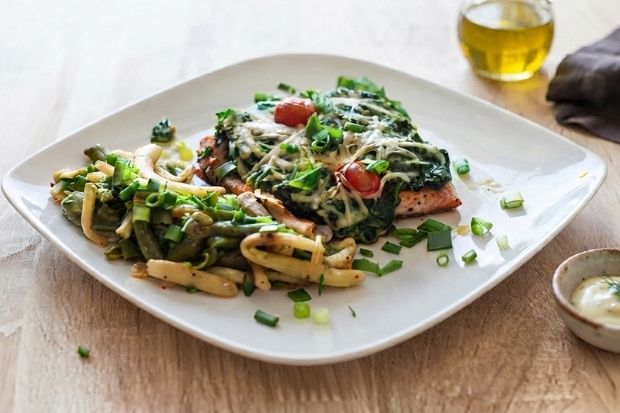 Łosoś pod szpinakiem [keto, low carb]