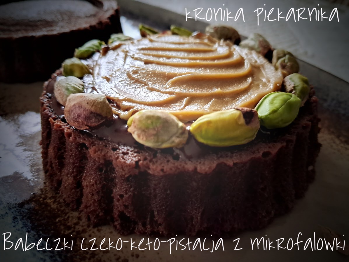 Babeczki czeko-keto-pistacja z mikrofalówki [keto,low carb] 