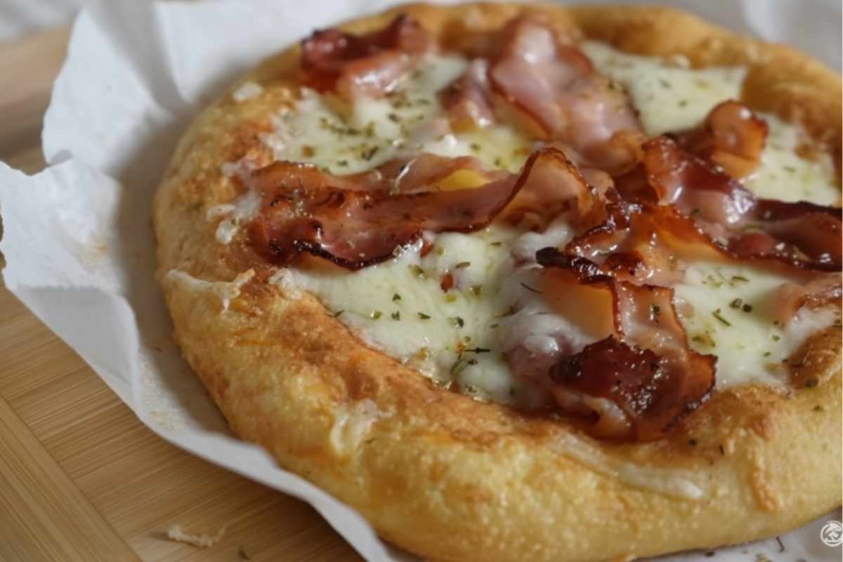 Najlepszy Spód KETO do Pizzy, Jaki Kiedykolwiek Jadłeś! (Tylko 4 Składniki)