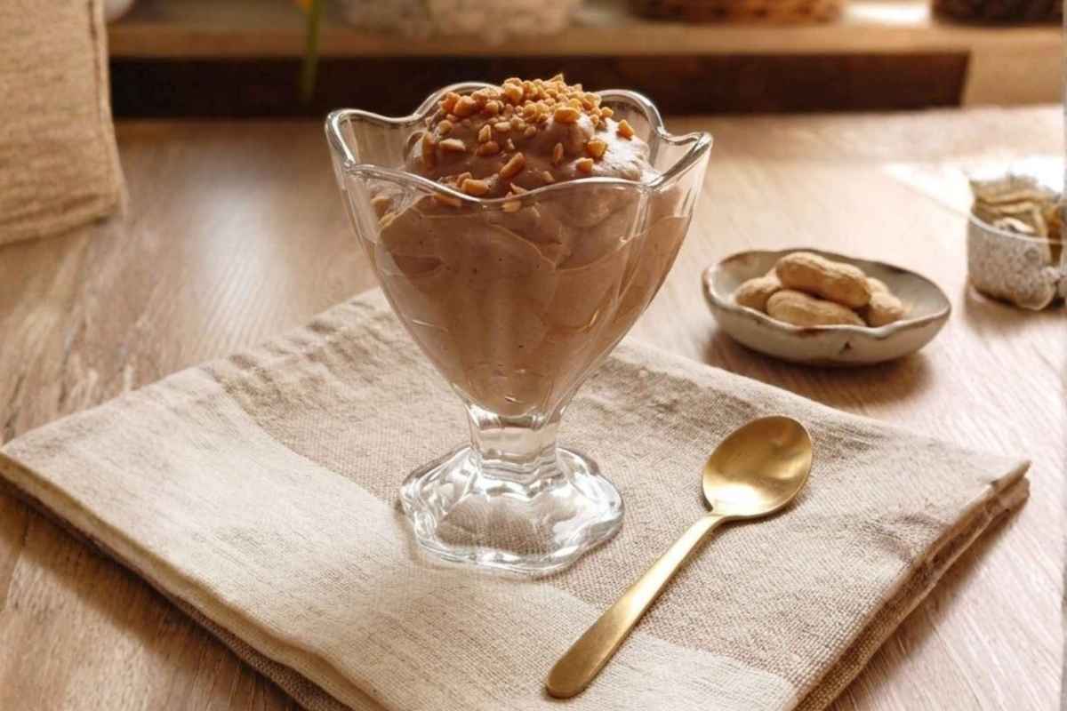 Keto lody czekoladowe z białkiem - 4 g węgl. netto/100g i potrójny czekoladowy cios! Sprawdź przepis.